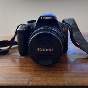 Canon eos rebel t6 camera